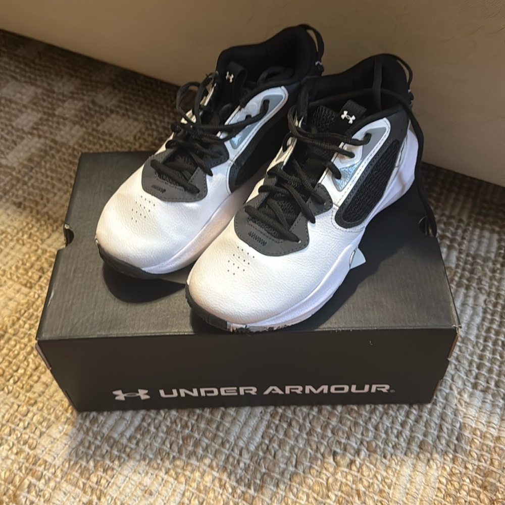 Under Armour Basketball Shoes